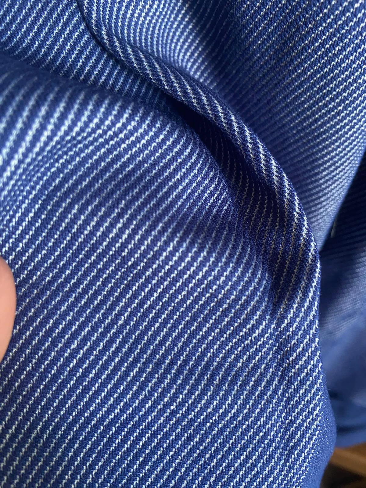 Vestido em tons de azul, sem mangas, saia rodada. Stradivarius. Tamanho P – photo 6